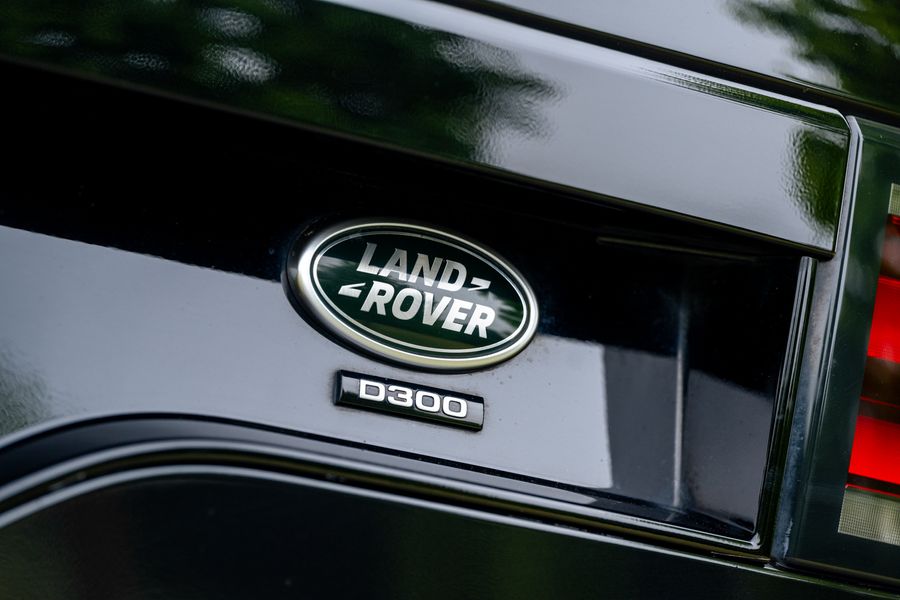 Landrover Discovery D300 HSE Auto Commercial