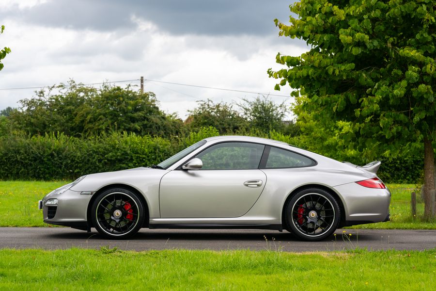 Porsche 911(997.2) GTS Coupe (Manual)