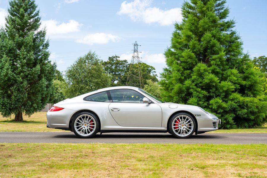 Porsche 911 (997.2)  Carrera 4S Coupe (Manual)