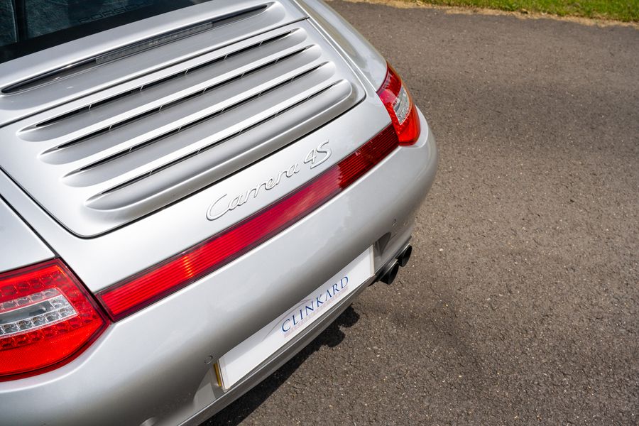 Porsche 911 (997.2)  Carrera 4S Coupe (Manual)