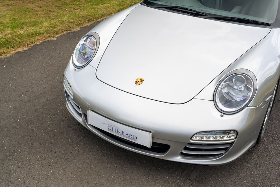 Porsche 911 (997.2)  Carrera 4S Coupe (Manual)