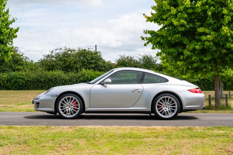 Porsche 911 (997.2)  Carrera 4S Coupe (Manual)