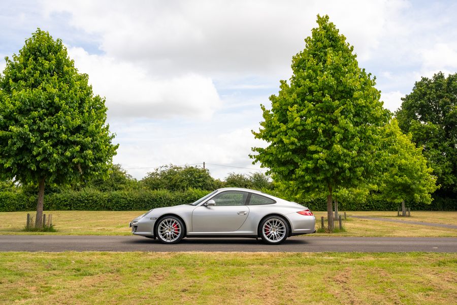 Porsche 911 (997.2)  Carrera 4S Coupe (Manual)