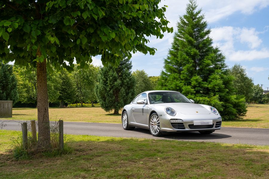 Porsche 911 (997.2)  Carrera 4S Coupe (Manual)