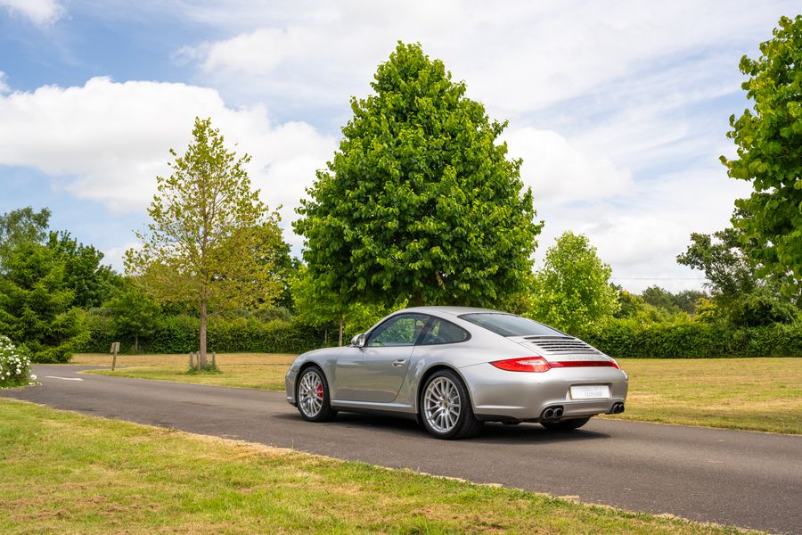 Porsche 911 (997.2)  Carrera 4S Coupe (Manual)