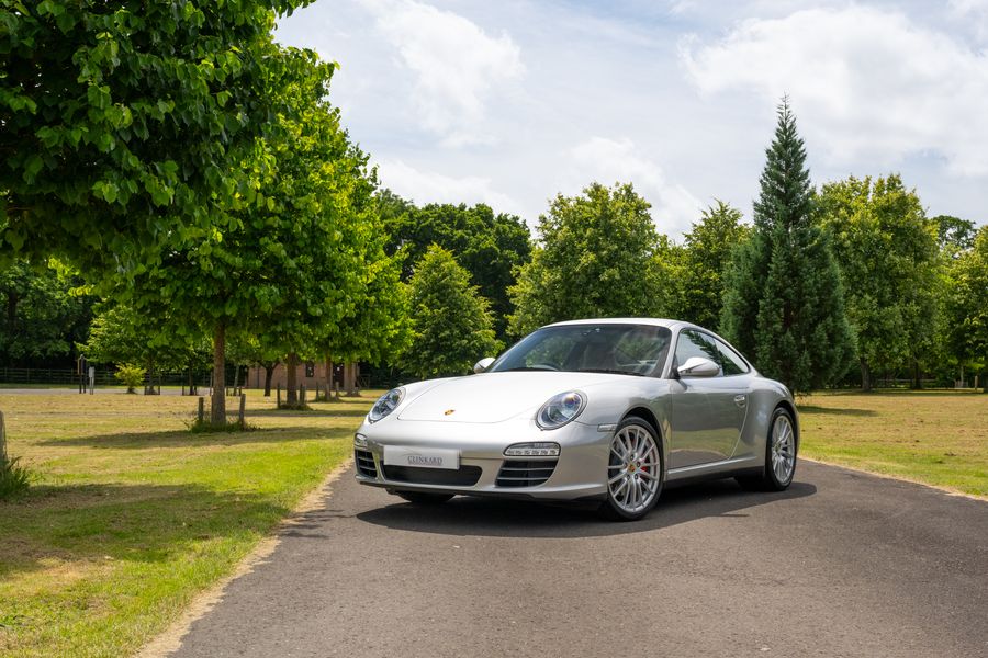 Porsche 911 (997.2)  Carrera 4S Coupe (Manual)