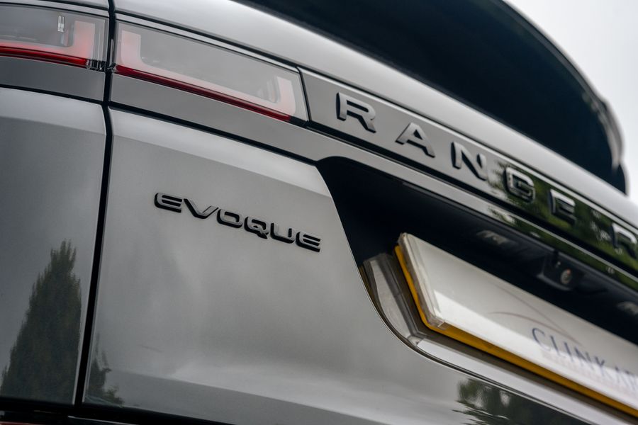 Range Rover Evoque P250 Dynamic SE Auto