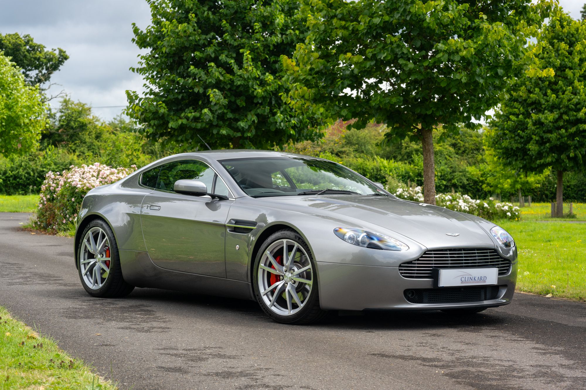 Aston Martin V8 Vantage (Manual)