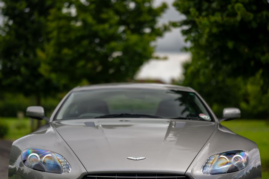 Aston Martin V8 Vantage (Manual)