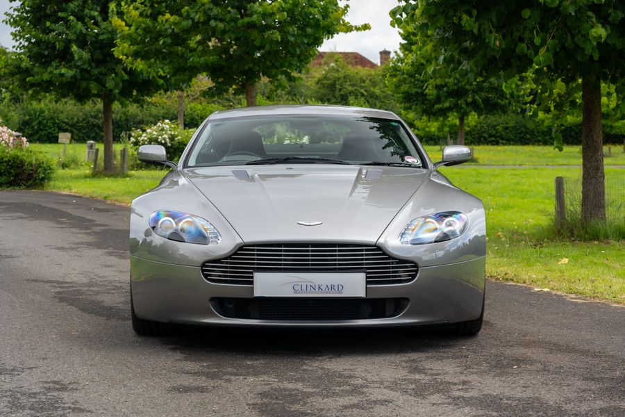 Aston Martin V8 Vantage (Manual)