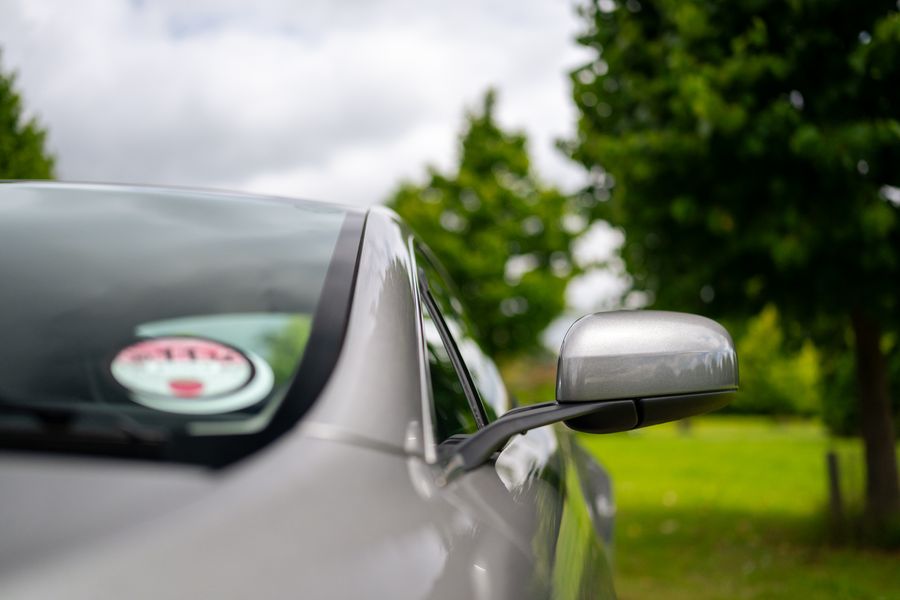 Aston Martin V8 Vantage (Manual)