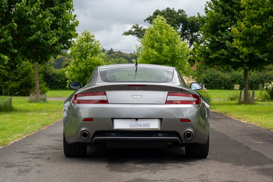 Aston Martin V8 Vantage (Manual)