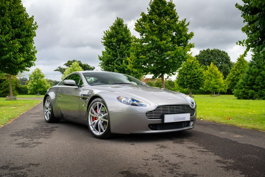 Aston Martin V8 Vantage (Manual)