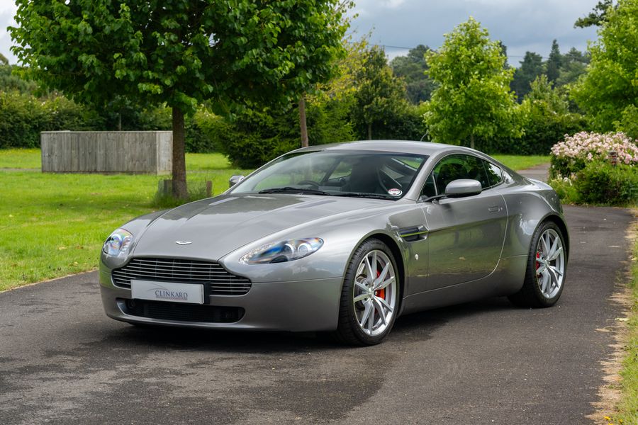 Aston Martin V8 Vantage (Manual)