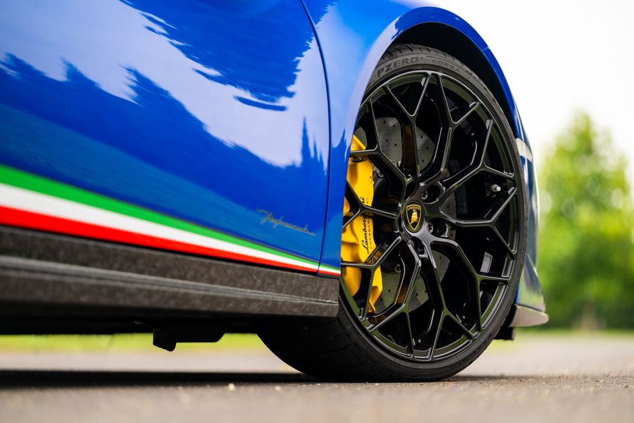 Lamborghini Huracan LP 640 - 4 Performante Spyder