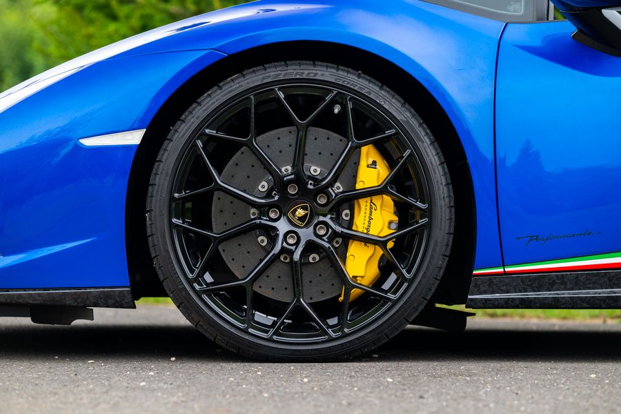 Lamborghini Huracan LP 640 - 4 Performante Spyder