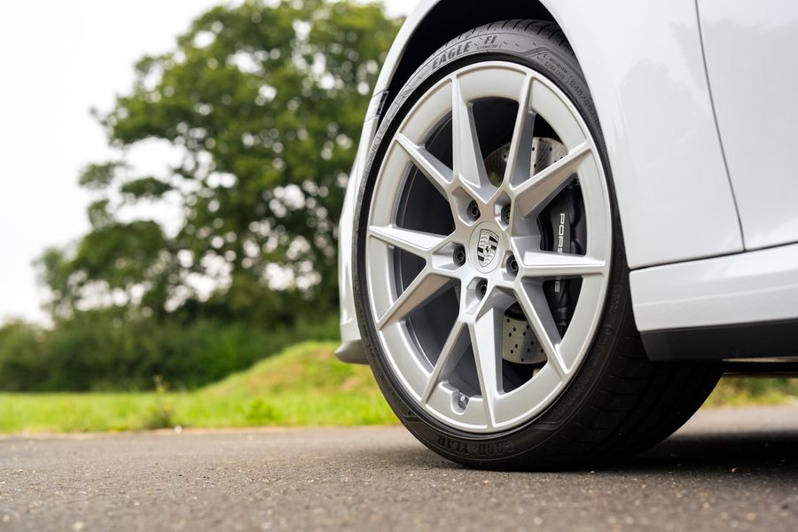 Porsche 911 (992.2) Carrera (VAT Qualifying)