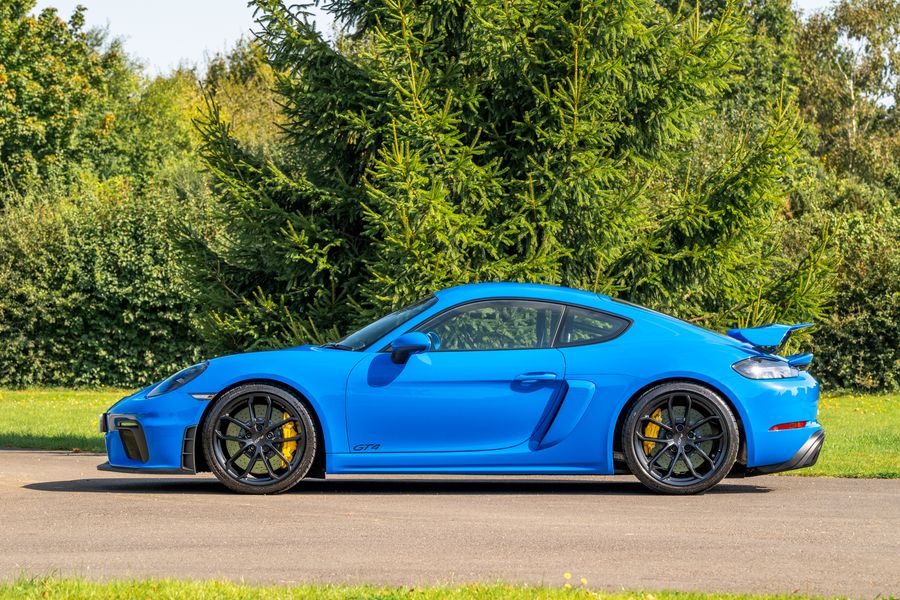 Porsche 718 Cayman GT4 PDK