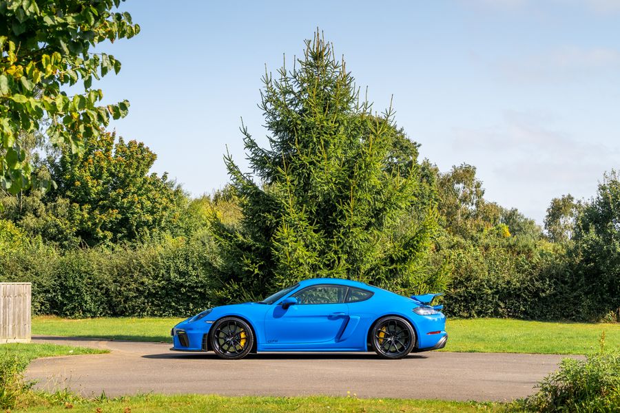 Porsche 718 Cayman GT4 PDK