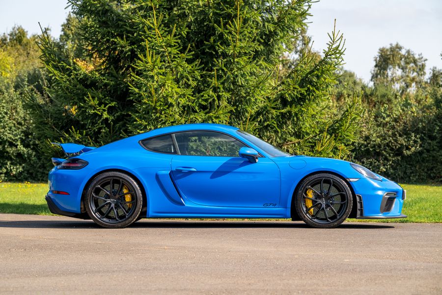 Porsche 718 Cayman GT4 PDK