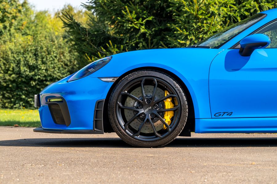 Porsche 718 Cayman GT4 PDK