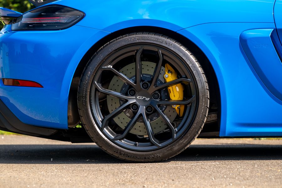 Porsche 718 Cayman GT4 PDK