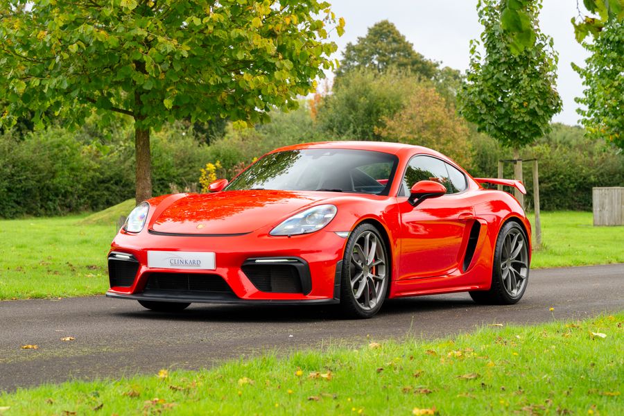 Porsche 718 Cayman GT4 PDK