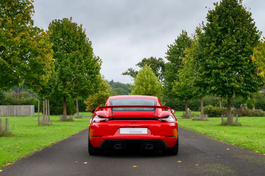 Porsche 718 Cayman GT4 PDK