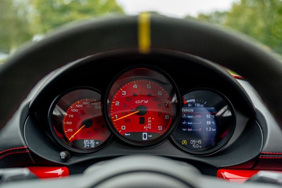 Porsche 718 Cayman GT4 PDK