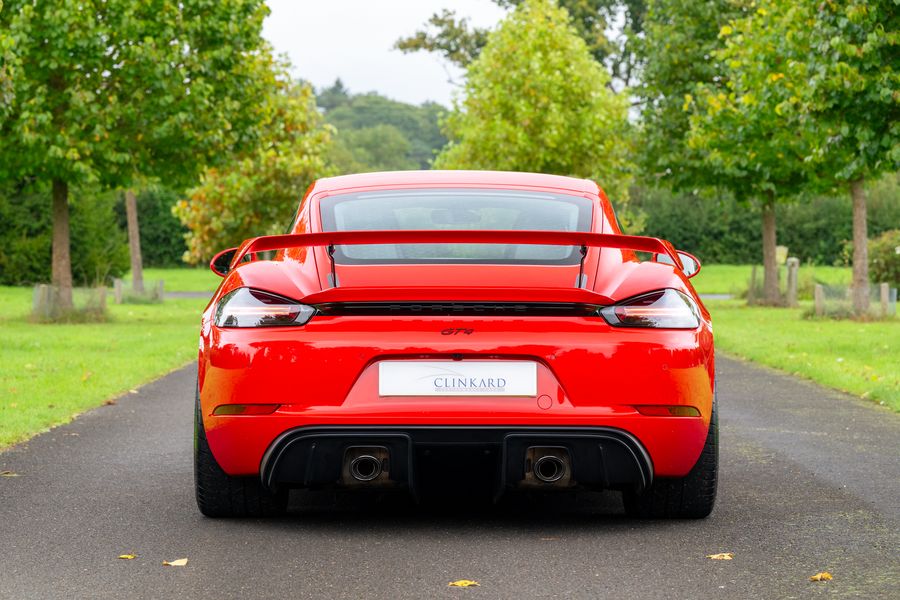 Porsche 718 Cayman GT4 PDK