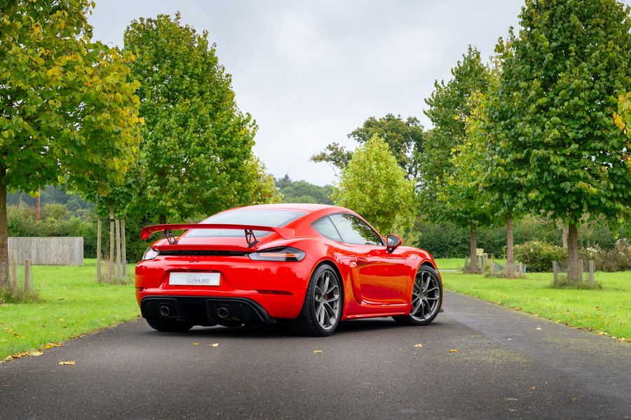 Porsche 718 Cayman GT4 PDK