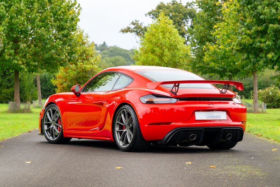 Porsche 718 Cayman GT4 PDK