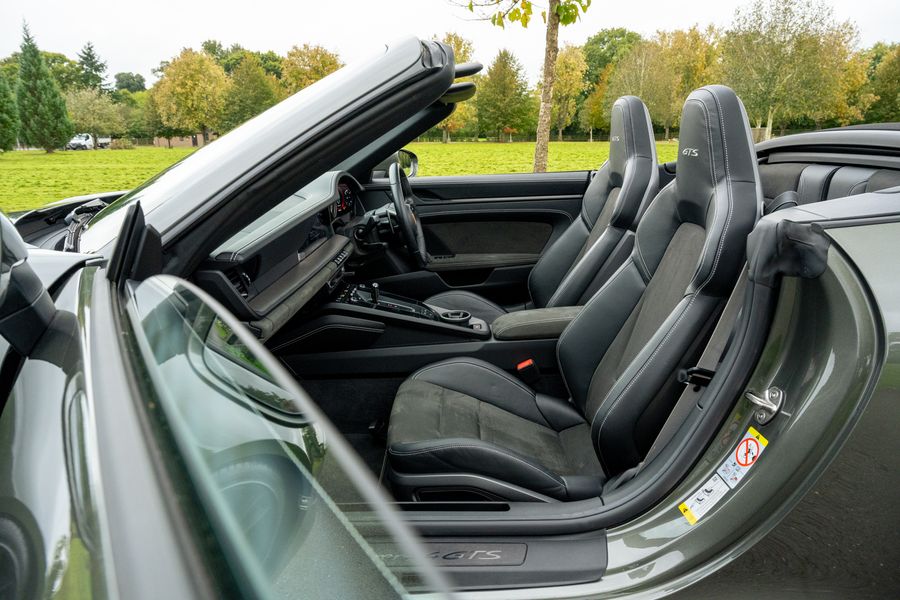 Porsche 911 (992) Carrera 4 GTS Cab