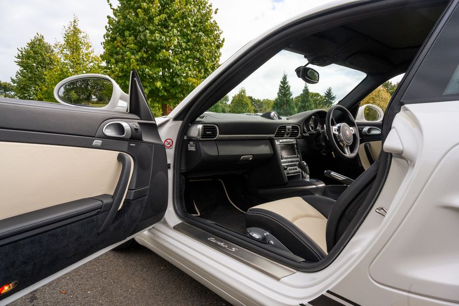 Porsche 997.2 Turbo S Coupe PDK