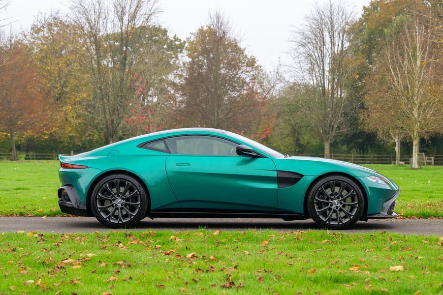 Aston Martin V8 Vantage Coupe Auto