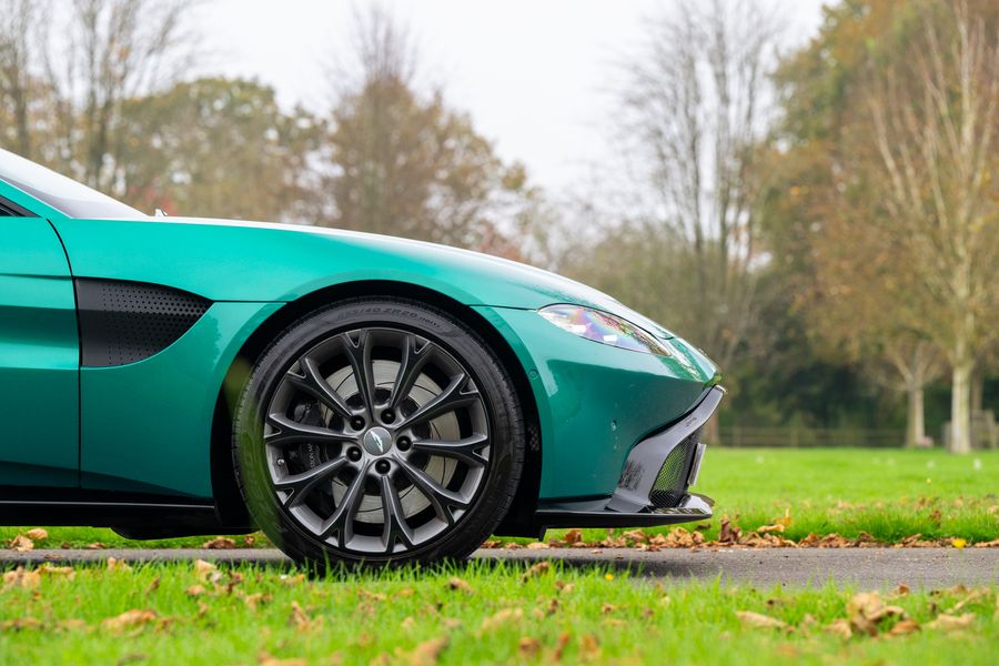 Aston Martin V8 Vantage Coupe Auto