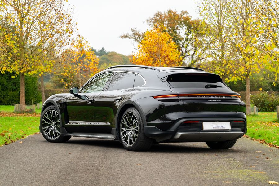 Porsche Taycan 4S Performance Plus Cross Turismo