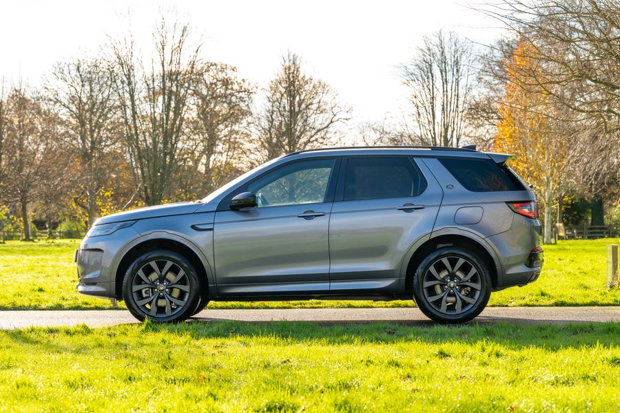 Land Rover Discovery Sport P300e R-Dynamic SE