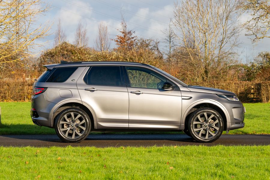 Land Rover Discovery Sport P300e R-Dynamic SE