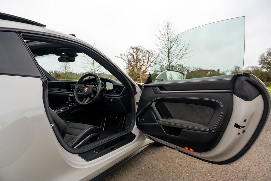 Porsche 911 (992) Carrera GTS PDK