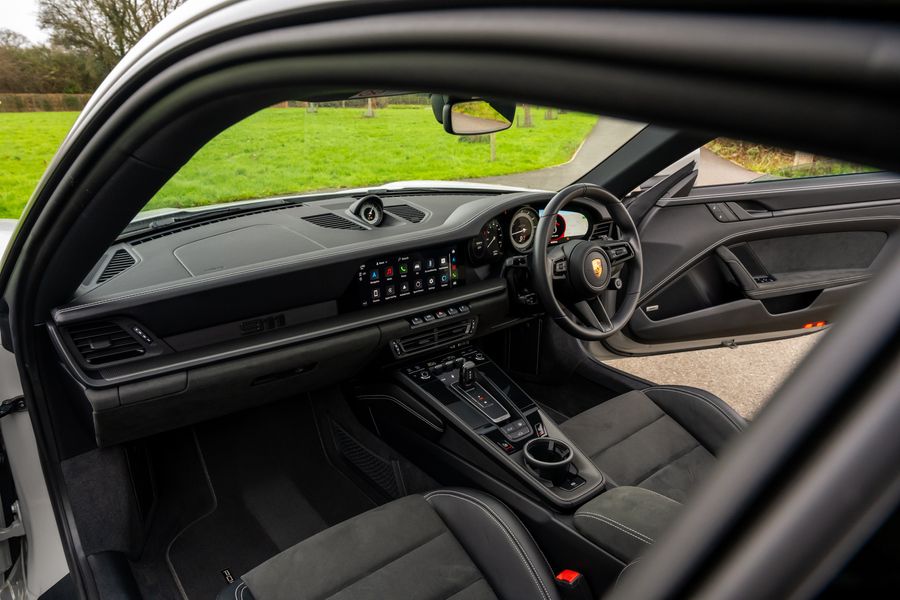 Porsche 911 (992) Carrera GTS PDK