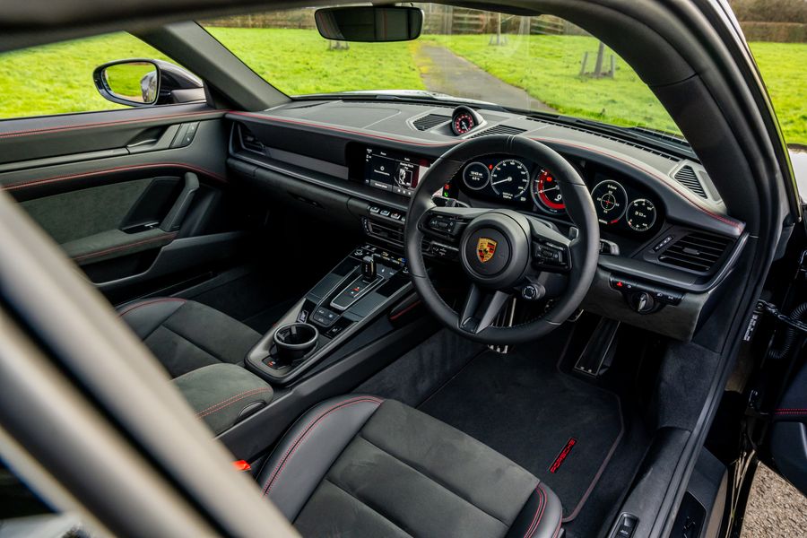 Porsche 911 (992) Carrera GTS PDK