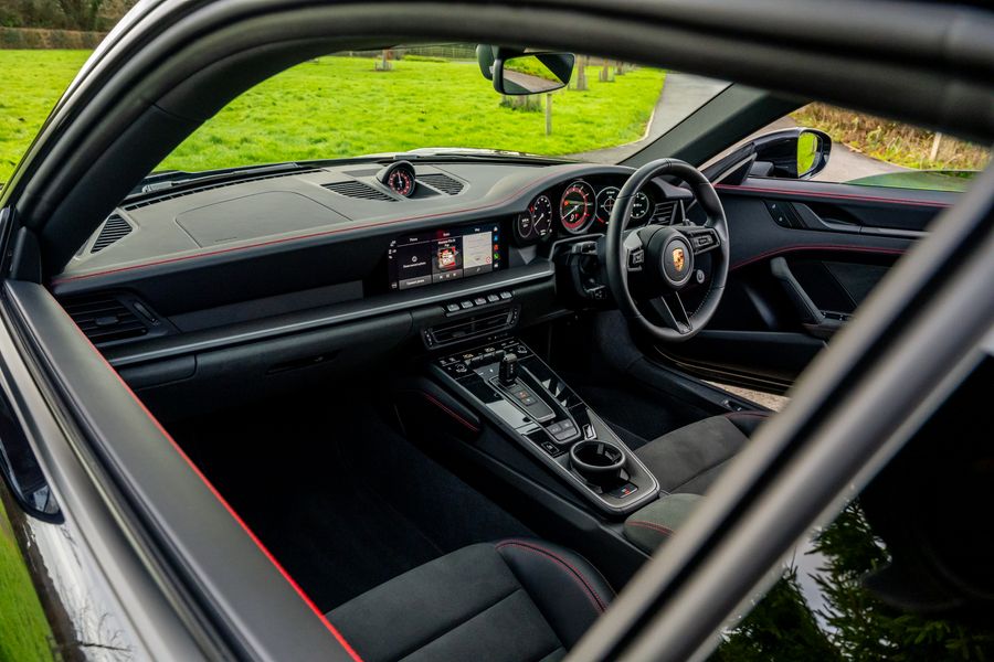 Porsche 911 (992) Carrera GTS PDK